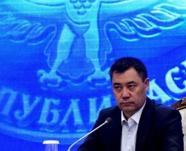 МЕДИА КООМЧУЛУК САДЫР ЖАПАРОВДУ ЖУРНАЛИСТТЕРДИН РОЛУН АЧЫК ТААНУУГА ЧАКЫРДЫ