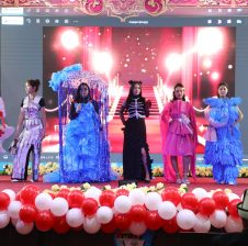 ЭАУда 8-МАРТ – АЯЛДАРДЫН ЭЛ АРАЛЫК КҮНҮНӨ КАРАТА “ЭАУнун АЖАРЛУУ КЫЗДАРЫ” АТТУУ ТАМАША ФЕСТИВАЛЫ ӨТТҮ