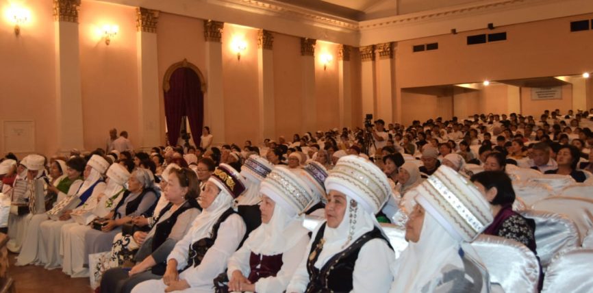 ЖАЛАЛ-АБАД ШААРЫНДА “ЭНЕЛЕР КҮНҮ” БЕЛГИЛЕНДИ