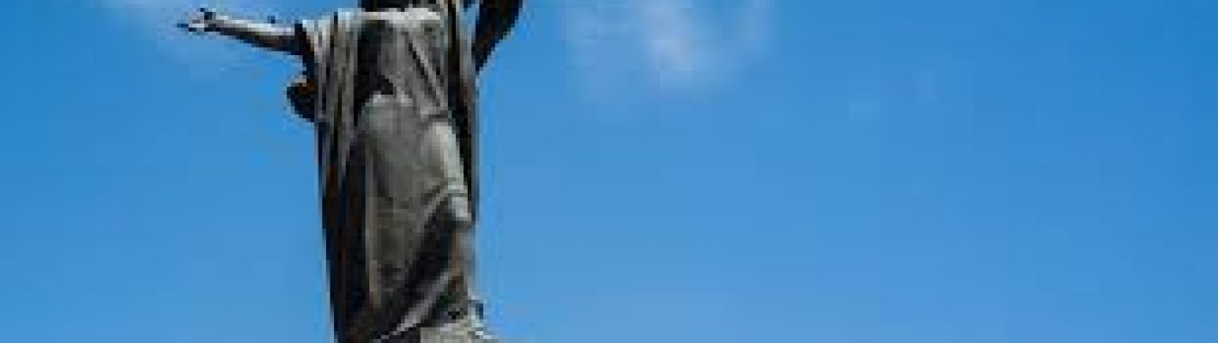 УРКУЯ САЛИЕВАГА АРНАЛГАН КӨРГӨЗМӨ АЧЫЛАТ